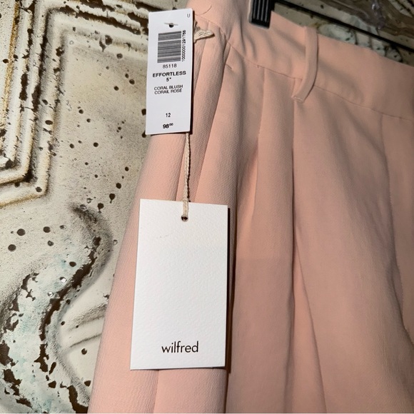 Wilfred Effortless 5” Short in Coral Blush - Picture 7 of 9